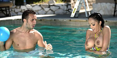 Beauty Breanna Sparks at silicone tits trailer