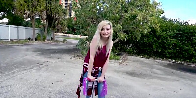 Blonde Seduced By A Pickup Truck And Fucks Inside The Car With Lexi Lore