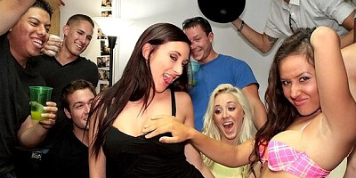 Rocking Dillion and Roxxi's oral xxx