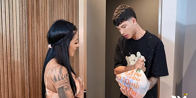 I fuck the delivery guy behind my mother's back - Danner Mendez and Mariana Martix