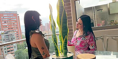 El Novio De Mi Mejor Amiga Nos Descubre Follando Y Hace Que Chupemos Su Gran Verga-ambar Prada