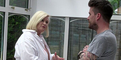 Graceful Lacey Starr's curvy action