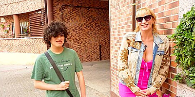 Victoria Vera Fait Face A Un Amateur Avec Une Grosse