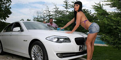 Precious Aletta Ocean at curvy trailer