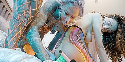 Heavily Tattooed Anuskatzz And Stacy Bloom Lesbian Fisting Fun In The Bedroom