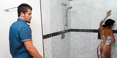 Standing sex in the shower with ebony babe Nia Nacci