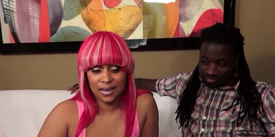 Huge bubble butt shakes like there's an earthquake