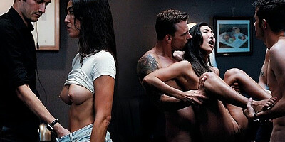 Freeze - cum on face sex