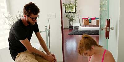 Juicy redhead Lauren Phillips seduced a stallion in the shower