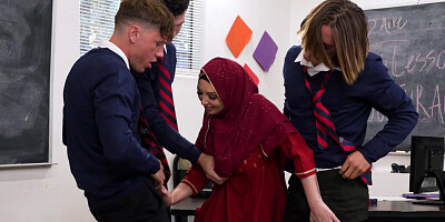 Experienced milf Kiki Daire pleases three students