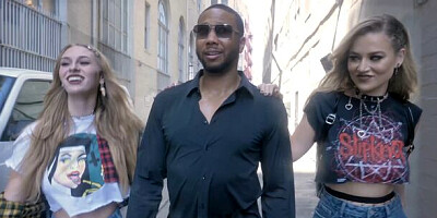 Pin-up Angel Youngs and Blake Blossom's silicone tits smut