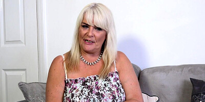 Curvy Big Breasted Mature Christina Loves To Play With Herself - MatureNl