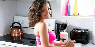 Latina Coochies featuring Ella Cruz's fingering scene