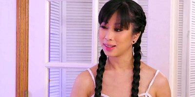 Jade Kush and Serena Blair opt for a hardcore oral fuck