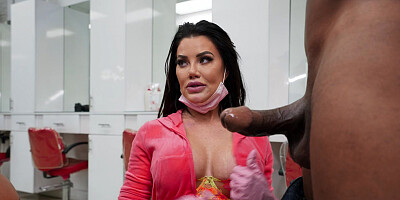 Horny stud gets a real treat in the hair saloon today