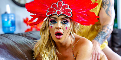 Festive MILF Vivianne Desilva gets boned in the living room