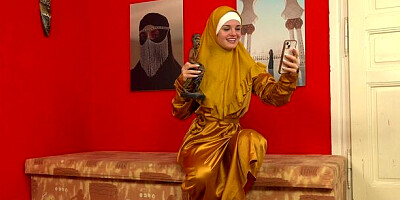 Watch pin-up Olivia Zlota's porn