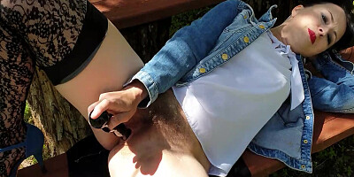 Orgasm Beneath The Shady Tree