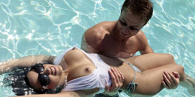 Stunner Abella Anderson at long legs movie