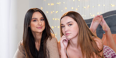 Eliza Ibarra and Blair Hudson licking and tribbing on the couch