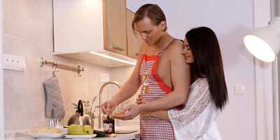 Kate Rich treats her hubby to an early morning rimming