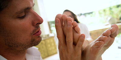 Foot fetish and tender anal sex with sweet Kylie Green