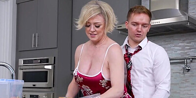Sweet Dee Williams is going to get fucked in a taboo 3some