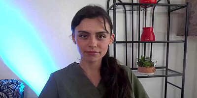 Big booty teen Angel Windell playing with the patient