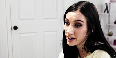 Lily Larimar ends up tribbing because these ladies are WILD