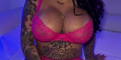 Tattooed Asian bimbo is back for some screwing