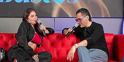 Se Atraganta Con Una Verga Gorda Enfrente De Su Cornudo En Juan Bustos Show