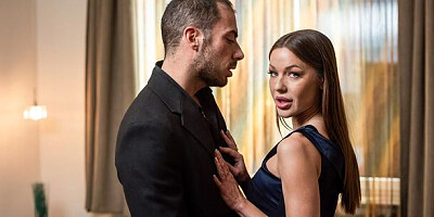 Winning Angelica Heart at silicone tits scene