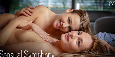 Bouncy Alexis and Leanne's nipple sucking xxx