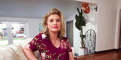 Stepmom with a fucked up face sucking and sucking