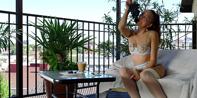 Petite sweet Olivia Trunk shows off her body