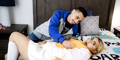 Noble Kylie Ray's natural tits dirt