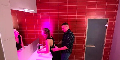 Real Fuck Abd Creampie at Night Club Public Wc