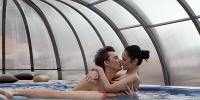 Younger lady finds an older guy to help her cum poolside