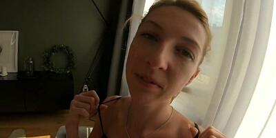 Shaved pussy babe exposing herself for the camera