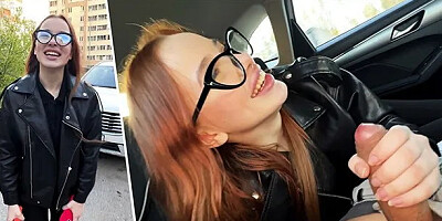 18 Year Old Redhead Gives a Steamy Public Blowjob in a Taxi while the Driver