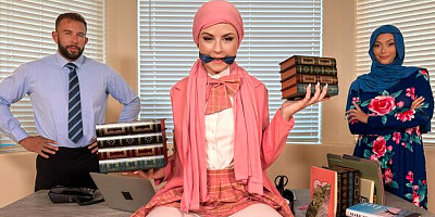 Watch fetching Avery Black and Nia Bleu's sex