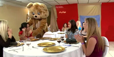 Luring madam - crazy clip - Dancing Bear