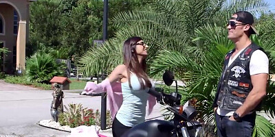 Stepmom is going to enjoy a nice Hijab fuck in an FFM