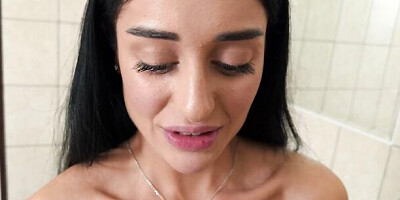 HUNT4K. Hunter found a pretty petite babe Ara Mix in a cafe and showed her real sex in the toilet