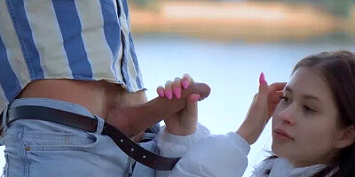 Risky Blowjob on the Beach for a Friend