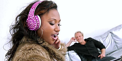 Curvy smut with inviting Bella Moretti from RK Prime