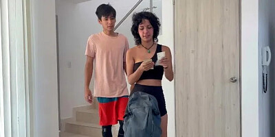 Pequea Latina Paga Deuda a Su Hermanastro Mayor Con Una Rica Follada Y Venid...