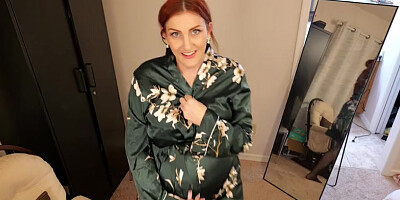 Kelly Payne - My Mom Is A Pregnant MILF