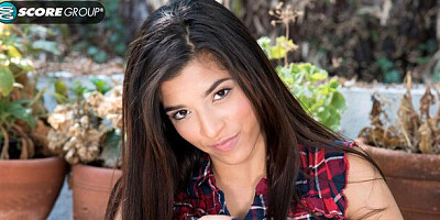 Gabriela Lopez's posing movie by Latina Coochies