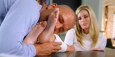 Hot Candee Gets Her Pretty Feet Covered In Cum After Office Anal - Candee Licious And Thomas Stone